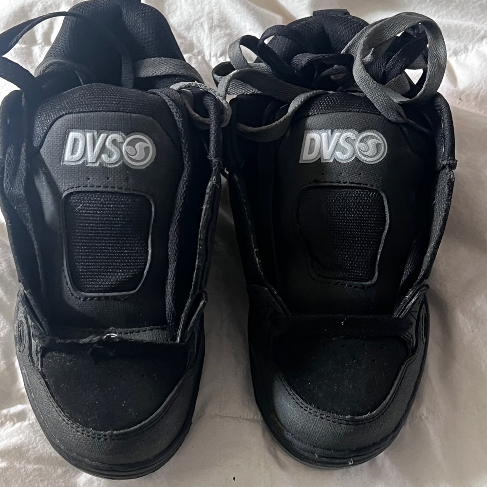 DVs Celsius Black/Black and Red Sneakers
